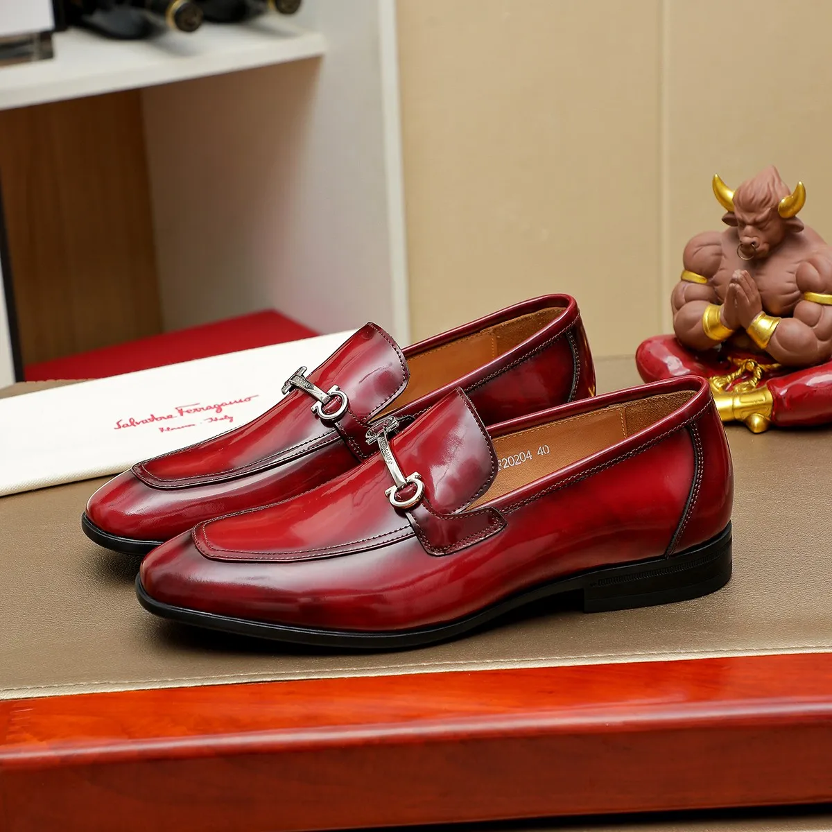 Men's Men's Shoes 260 Ferragamo [Ferragamo] top imported suit men's shoes 💯Original copy of the official website, product materials: selected imported embossed calfskin + luxury hardware buckle accessories ~ imported water-dyed cow 🐂 leather lining. Strong three-dimensional visual effect, original combination outsole, multiple colors available😘 Size: 38-45